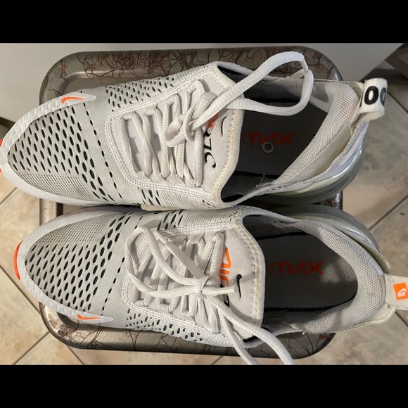 Nike - Picture 3 of 3